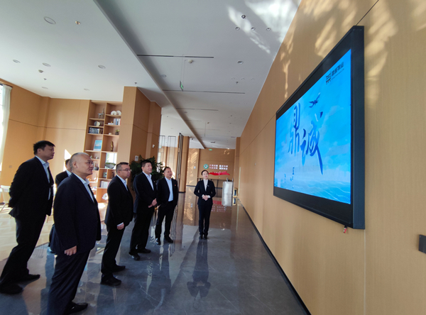 公司黨委書記、董事長王高峰一行...