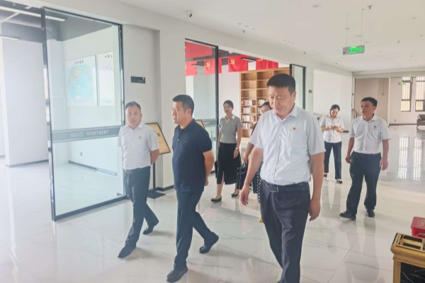 集團(tuán)領(lǐng)導(dǎo)赴鼎誠(chéng)物業(yè)公司調(diào)研指導(dǎo)工作